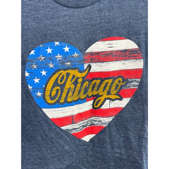 Chicago Short Sleeve Crew Neck T-Shirt Medium Blue American Flag Heart Design - Picture 3 of 6